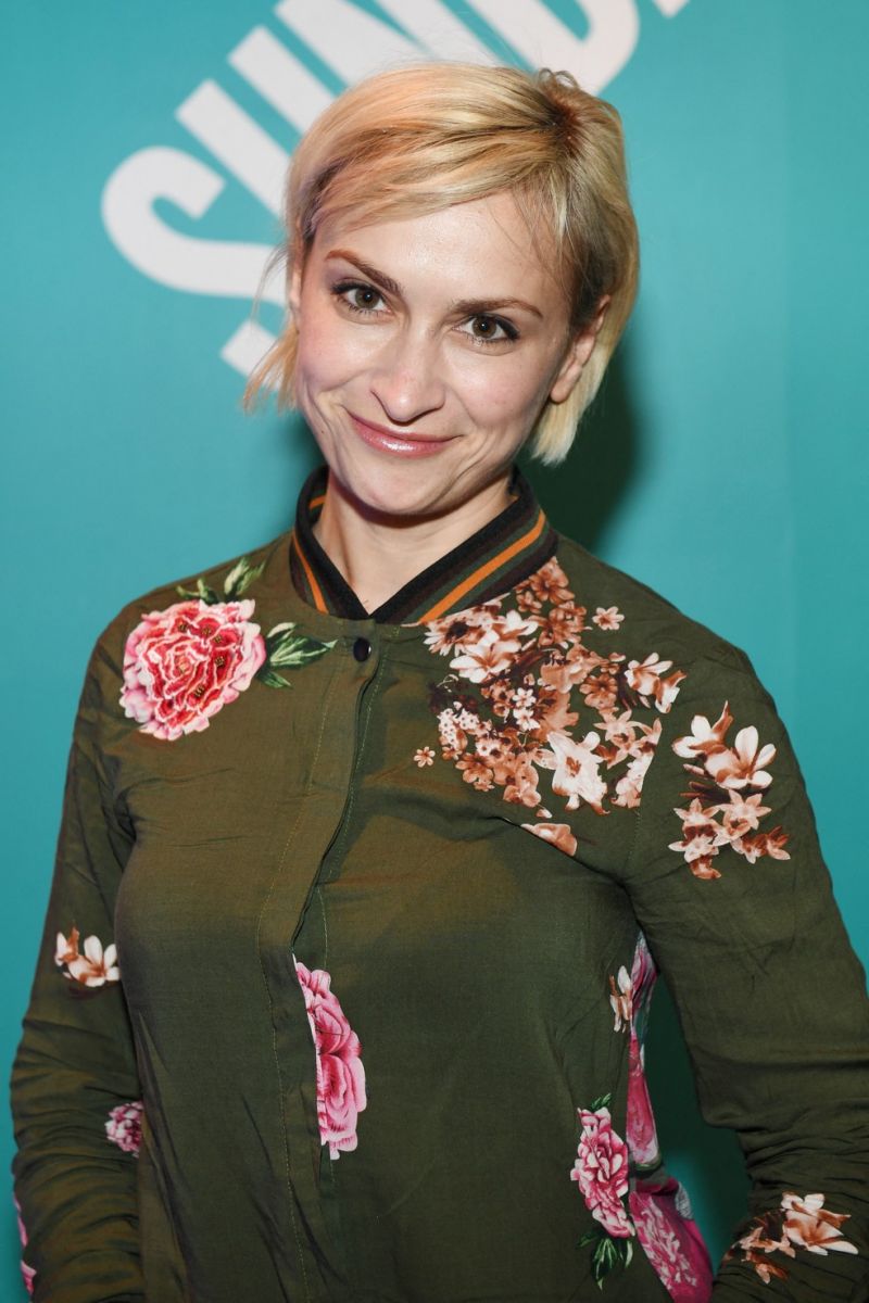 A diretora de fotografia Halyna Hutchins durante o festival de Sundance de 2018. O ator americano Alec Baldwin disparou uma arma de fogo que matou a cineasta e feriu o diretor em um filme ambientado no Novo México, disseram policiais dos EUA em 21 de outubro de 2021 — Foto: Sonia Recchia/Getty Images/AFP