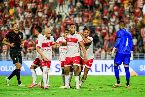 Assista aos melhores momentos: CRB vence o Atlético-GO e se reaproxima do G-6: 3 a 1