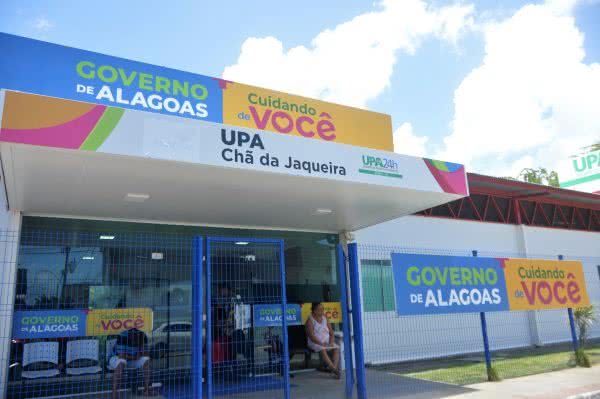 Mulher é presa por tentativa de homicídio após esfaquear ex-companheiro na Chã de Bebedouro