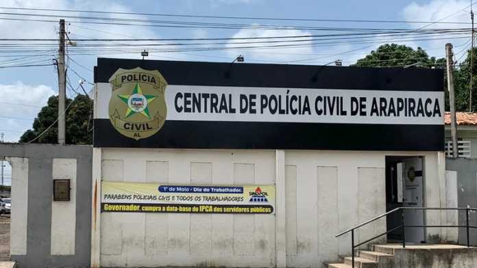 Paciente agride funcionária e é contido por populares em clínica de Arapiraca