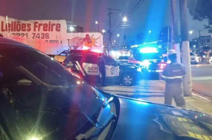 Veículo roubado em Recife é recuperado durante abordagem na Pitanguinha
