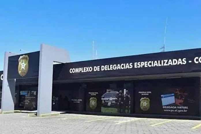 Homem é preso após ameaçar ex-companheira e jogar pedra em lanchonete no Feitosa
