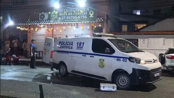Jovem é morto a facadas dentro de um bar ao defender mulher de assédio