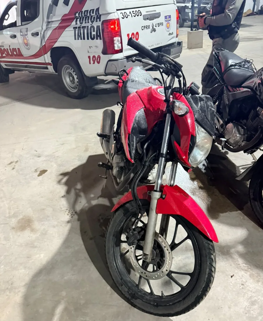 PM-AL prende suspeito de violência doméstica e apreende duas motocicletas durante patrulhamento