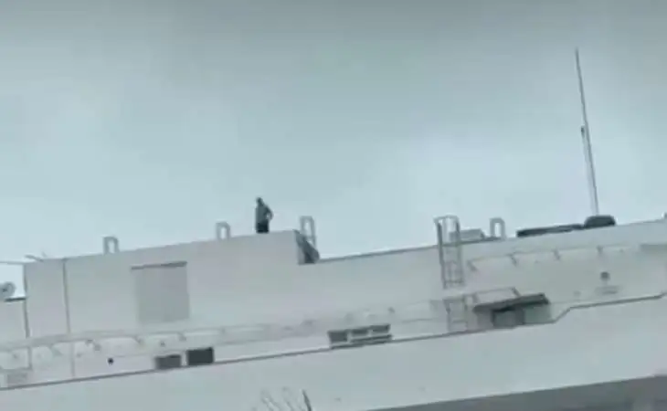 Polícia busca homem que fugiu da delegacia por janela de banheiro