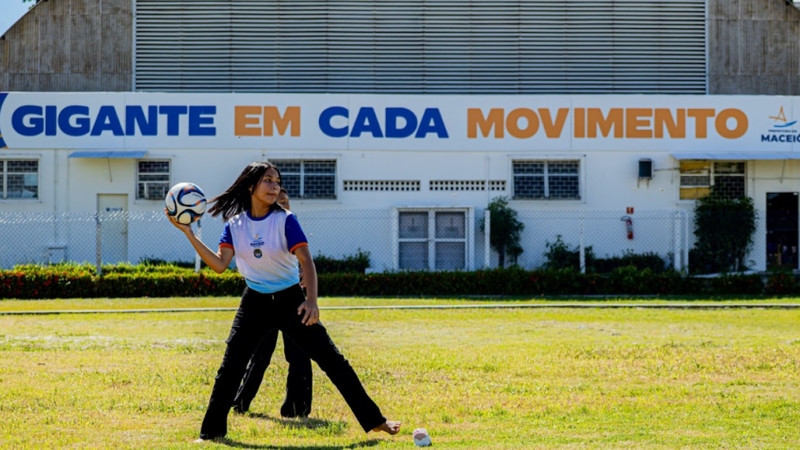 Portaria regulamenta ensino em tempo integral em Maceió e prevê aumento de 50% no número de escolas