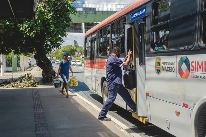 Segundo turno: 50 ônibus reforçam transporte coletivo em Maceió neste domingo (25)
