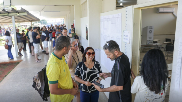 Trabalhador tem direito de sair do serviço para votar; confira a lei